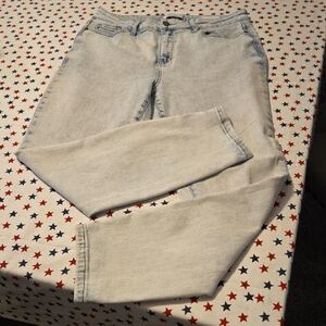 Judy Blue Light Wash Straight Leg Jeans